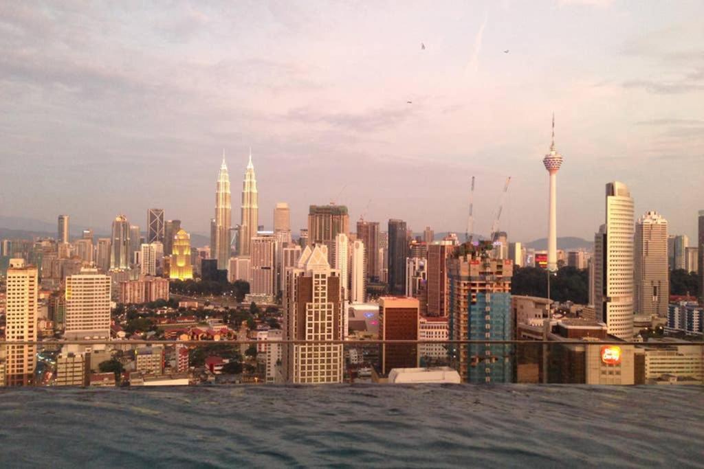 Klcc Regalia Suites Infinity Pool Kuala Lumpur Exteriör bild