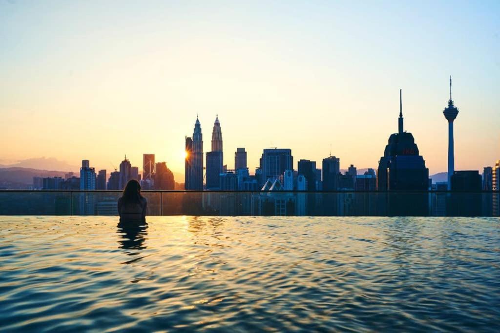 Klcc Regalia Suites Infinity Pool Kuala Lumpur Exteriör bild