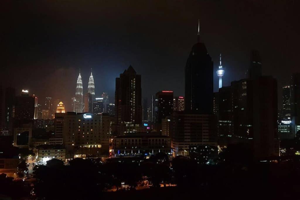 Klcc Regalia Suites Infinity Pool Kuala Lumpur Exteriör bild