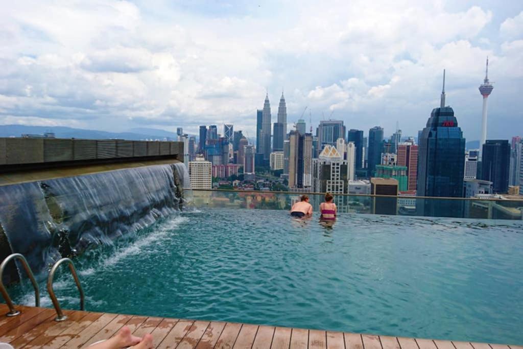 Klcc Regalia Suites Infinity Pool Kuala Lumpur Exteriör bild