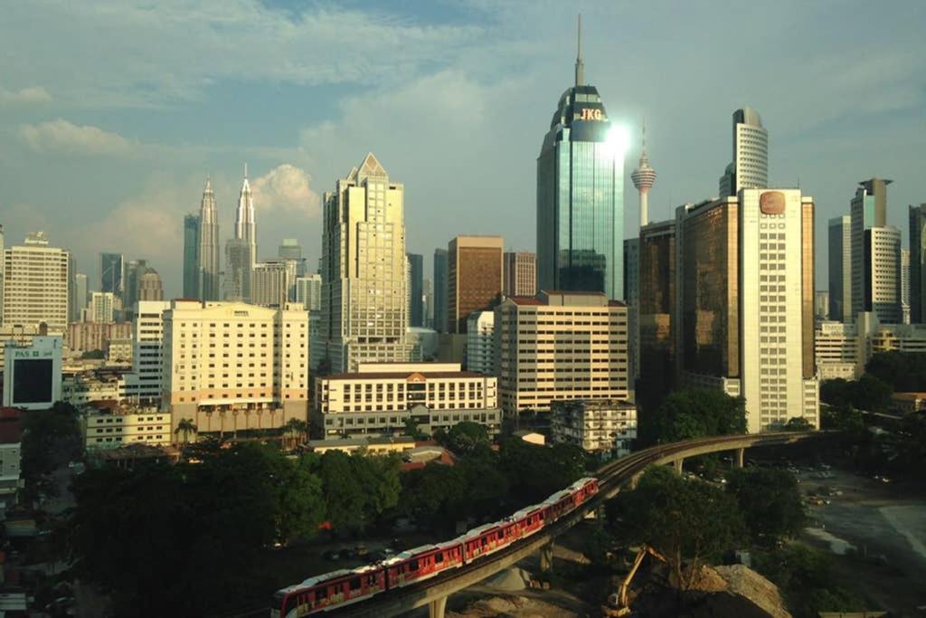 Klcc Regalia Suites Infinity Pool Kuala Lumpur Exteriör bild