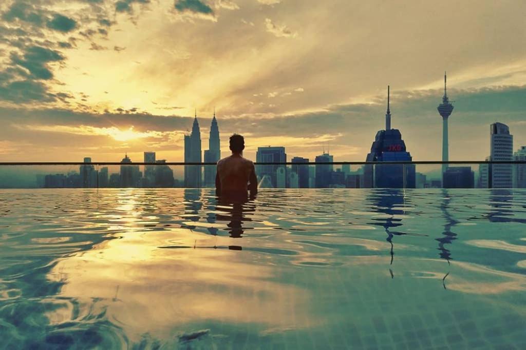 Klcc Regalia Suites Infinity Pool Kuala Lumpur Exteriör bild