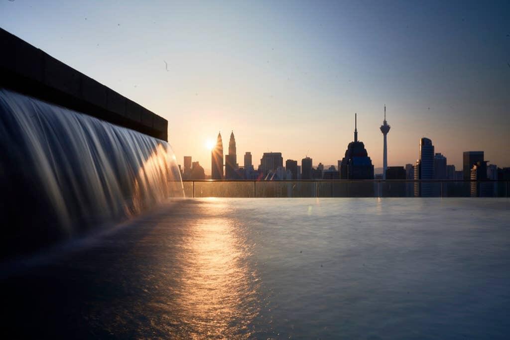 Klcc Regalia Suites Infinity Pool Kuala Lumpur Exteriör bild